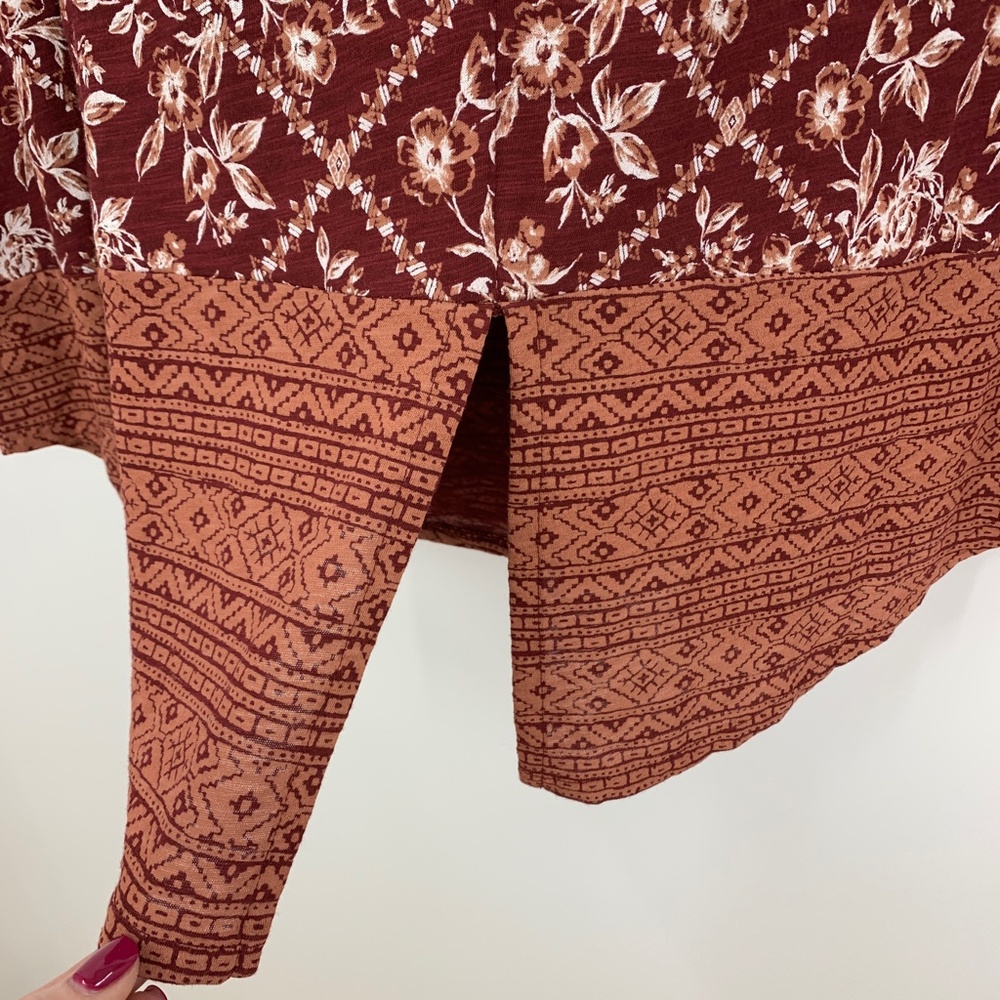 Lucky Brand Floral Border Print Boho Pop Over Top in Burgundy Sz 1X - Picture 5 of 10
